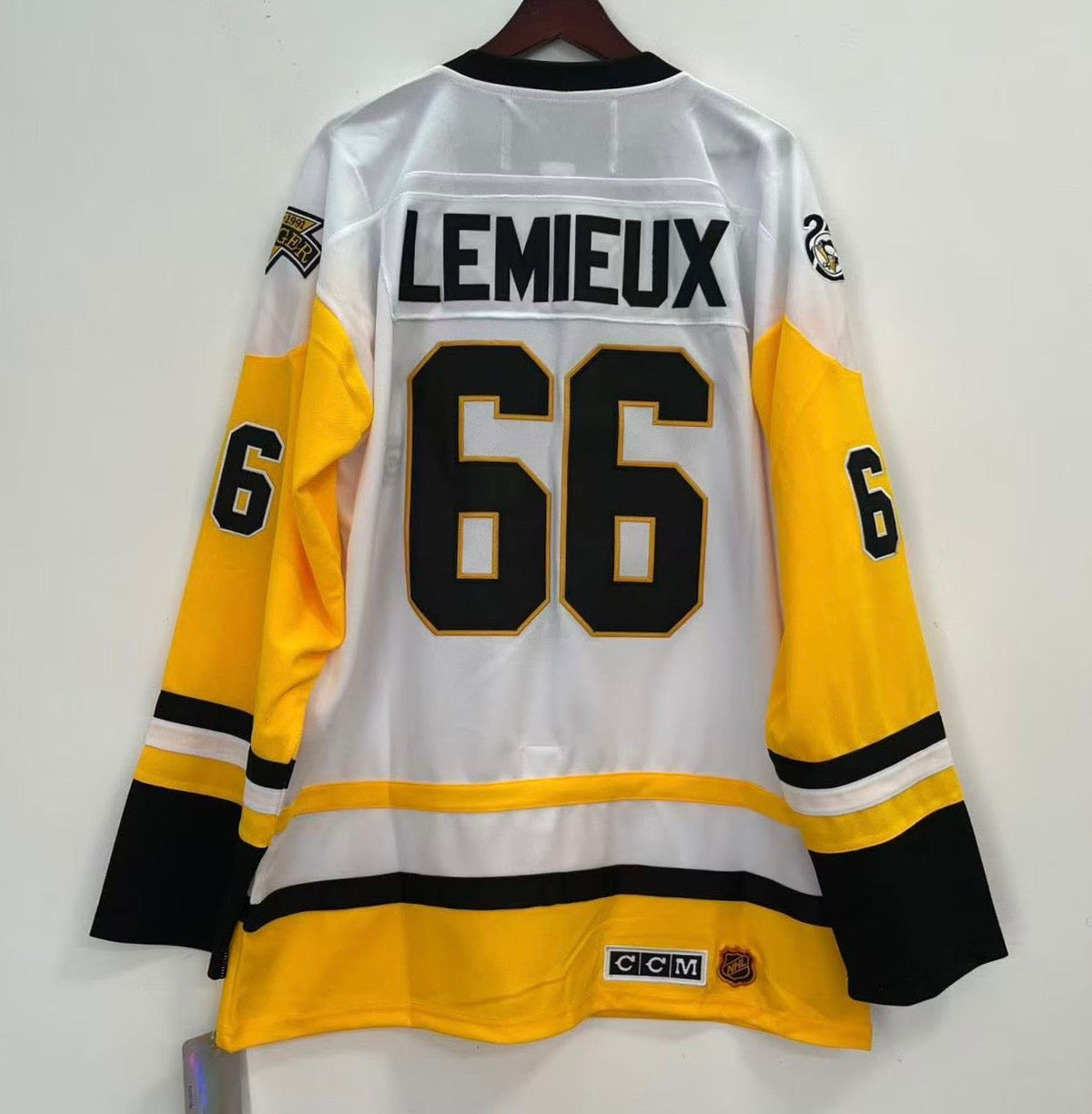 Mario Lemieux Pittsburgh Penguins Official NHL 1991 Stanley product image 1